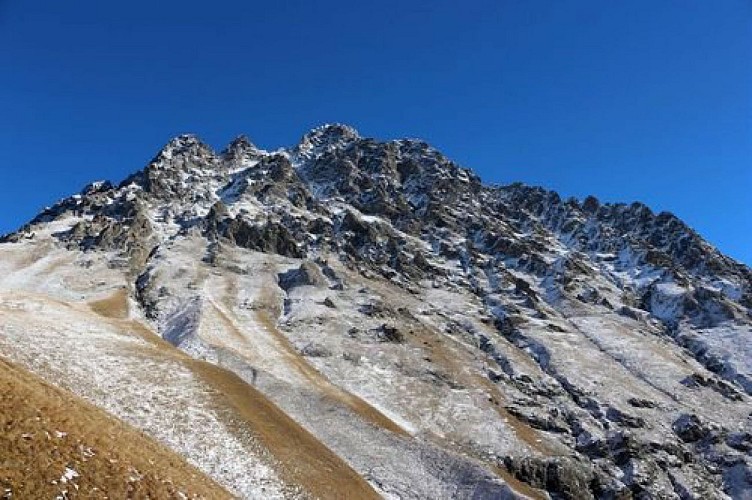 Aiguille des Marmes depuis le col des Marmes