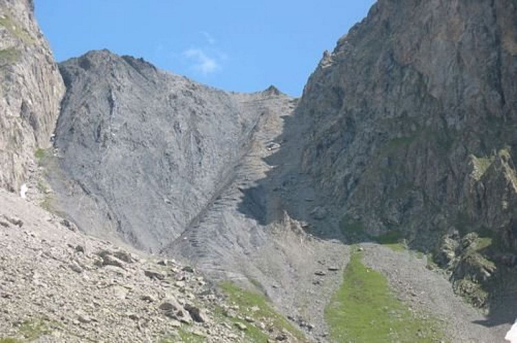 Nouveaux lacets menant au col de la Muzelle