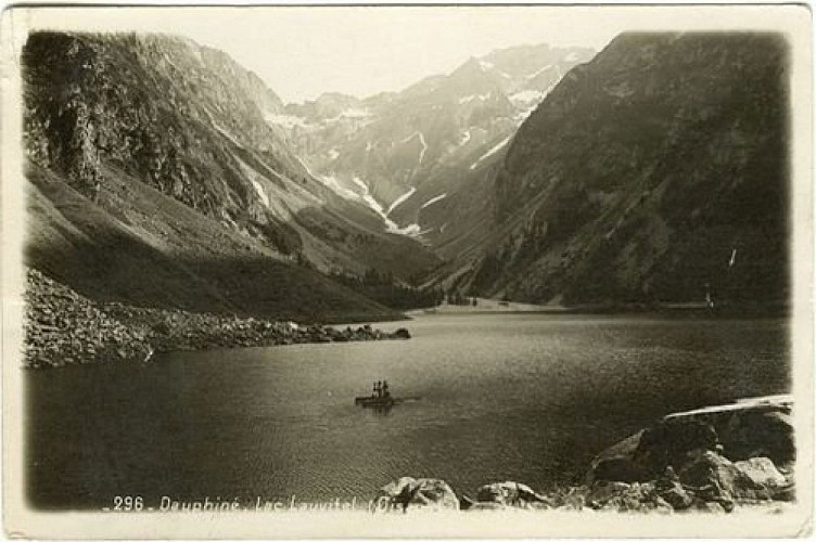 Sur le lac Lauvitel
