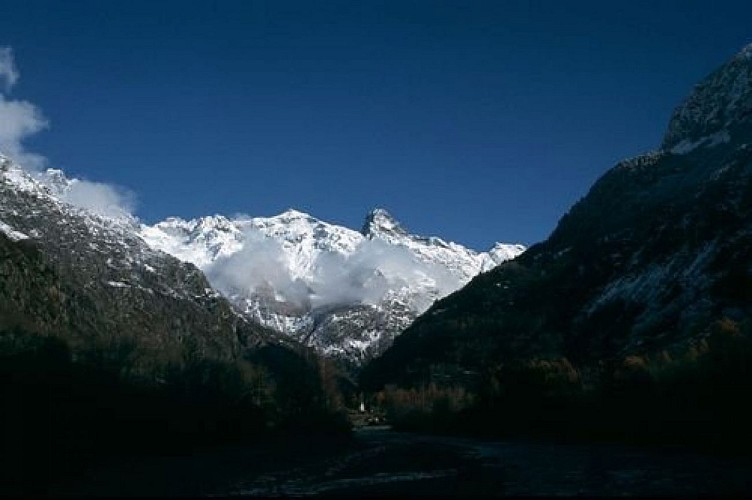 L'Olan et l'entrée de la vallée du Valgaudemar 