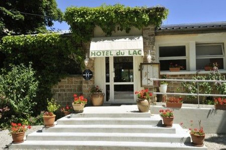 Hôtel du Lac hotel and restaurant