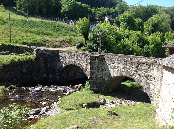 Pont des Pèlerins à Saint-Chély d'Aubrac