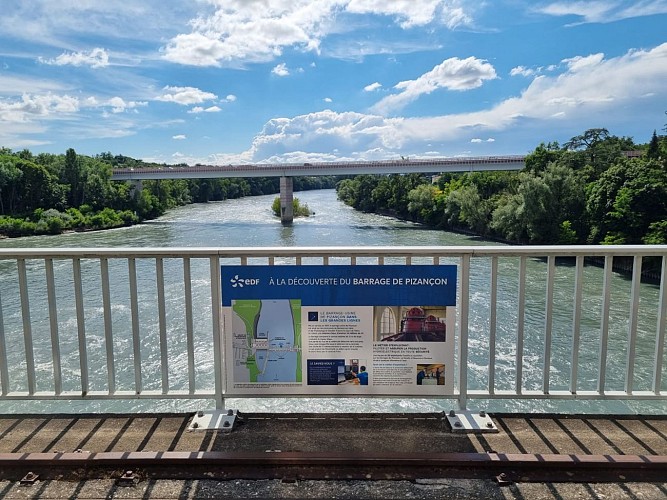 Panneau "A la découverte du barrage de Pizançon"