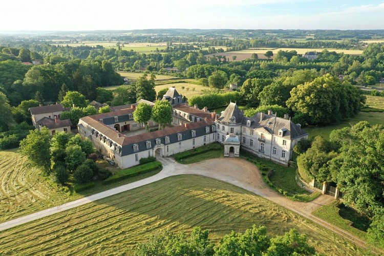 VUE AERIENNE CHATEAU TIREGAND CREYSSE