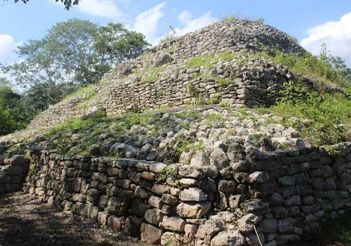 Excursion d'une journée vers les sites archéologiques de Yaxunah & Chichen Itza + rencontre avec une communauté Maya - Transferts inclus