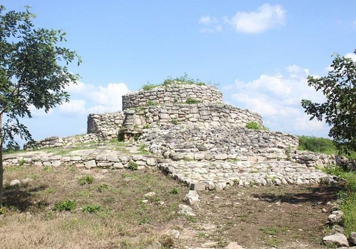 Excursion d'une journée vers les sites archéologiques de Yaxunah & Chichen Itza + rencontre avec une communauté Maya - Transferts inclus
