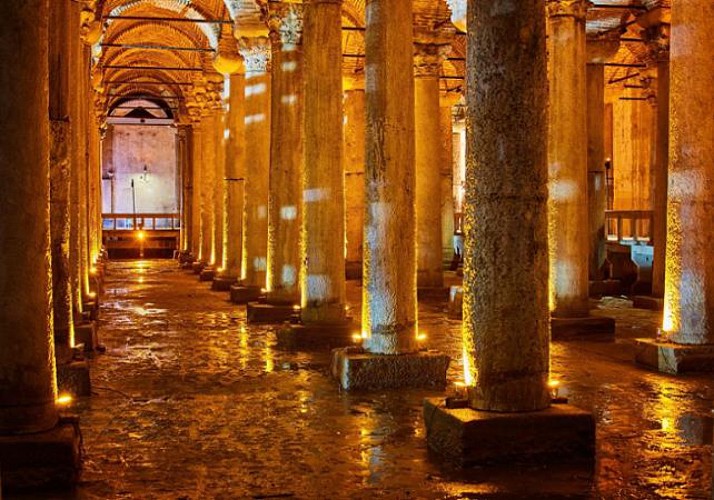 Billet coupe-file & Visite guidée de la Citerne Basilique - Istanbul