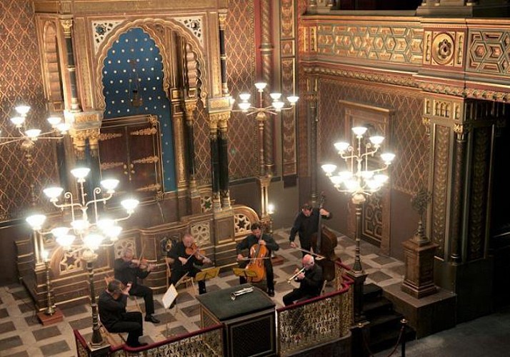 Concert de musique classique dans la synagogue espagnole - Prague