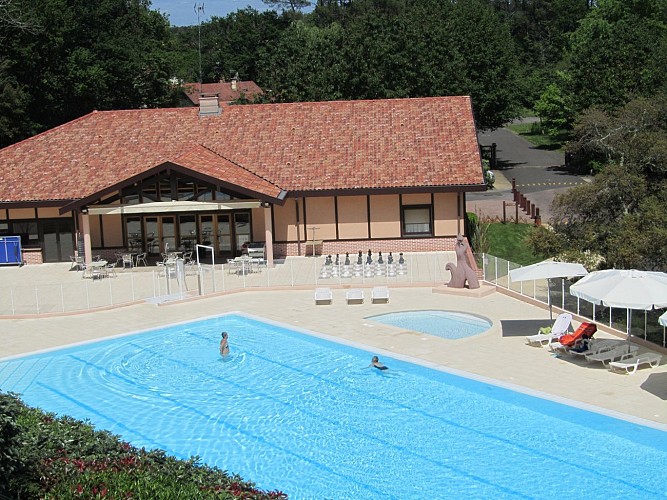 piscine residence messanges