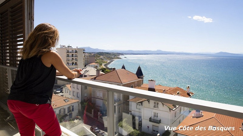 Vue balcon cote des basques 1920X1080