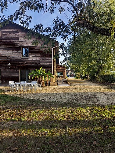 gite-de-groupe-Les Cinq Chateaux - Vezac (4)