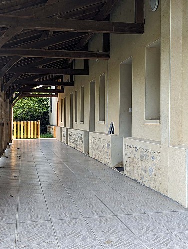 gite-de-groupe-Les Cinq Chateaux - Vezac (3)