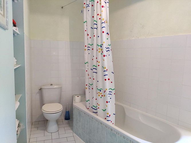 gîte cazet photo salle de bain