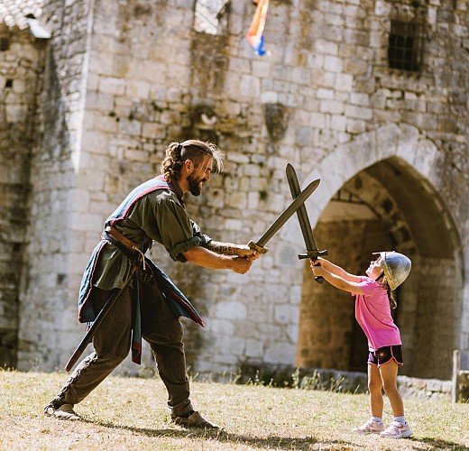1 Chateau Bergerac jeux enfants bois chevaliers