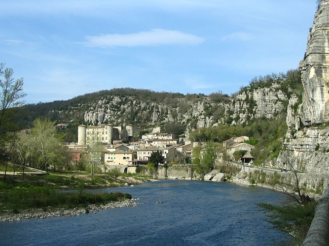 Villeneuve de Berg  - Vogüé - Balazuc