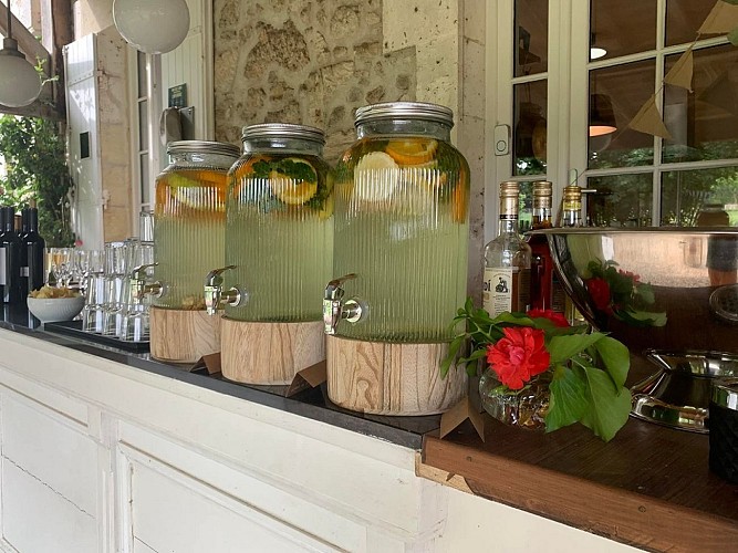 Salle-Le-Guinot-apéritif