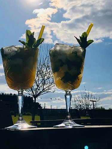 Salle-Le-Guinot-apéritif-verres