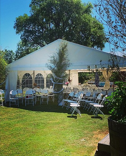 Salle-Le-Guinot-tente-parc