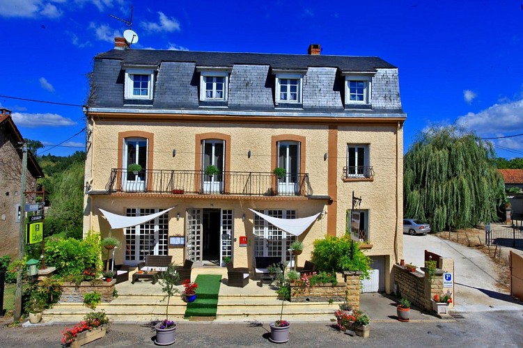 2 Façade