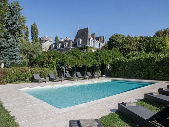 chateaudelalande-piscine-hotel-restaurant-perigord-dordogne