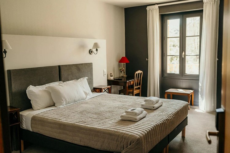 Hôtel Le Cro-Magnon 4 2