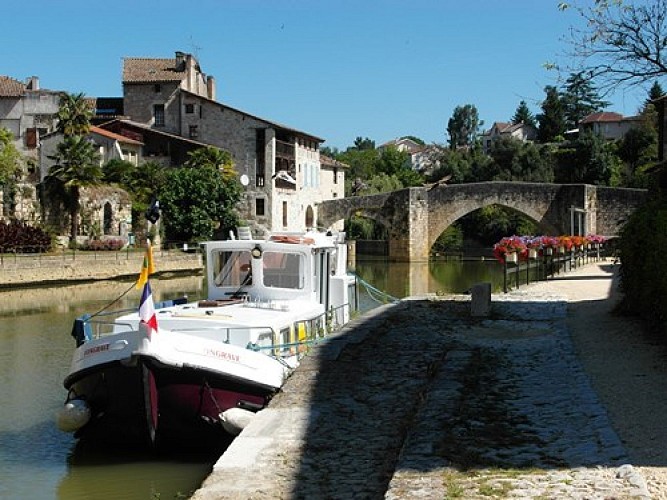 Port de Nérac vue sur le vieux pont