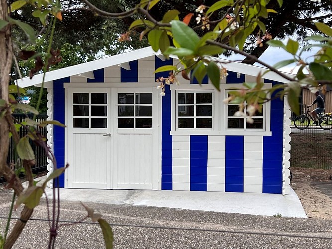 GREET HOTEL - photo cabane a velo