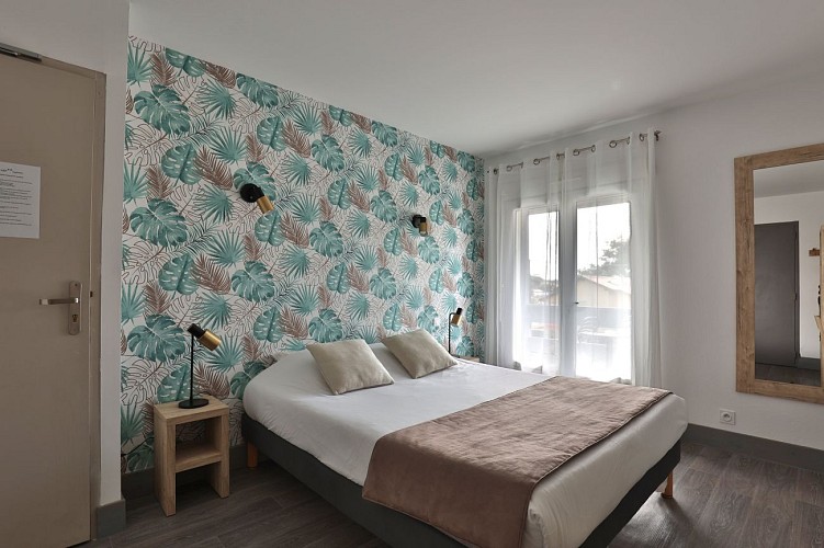 hotelducap-chambre-double-avec-balcon-vue-jardin-1