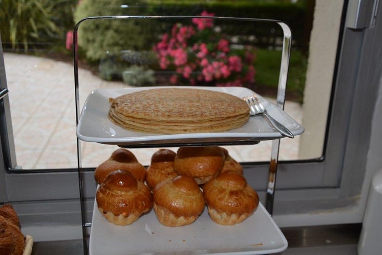 hotel-les-vagues-buffet-petit-dejeuner-6