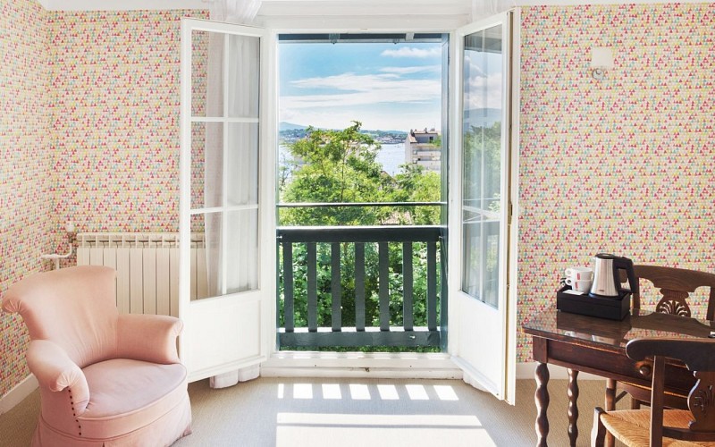 106 Chambre Double Standard détail Hotel LES GOELANDS St Jean de Luz