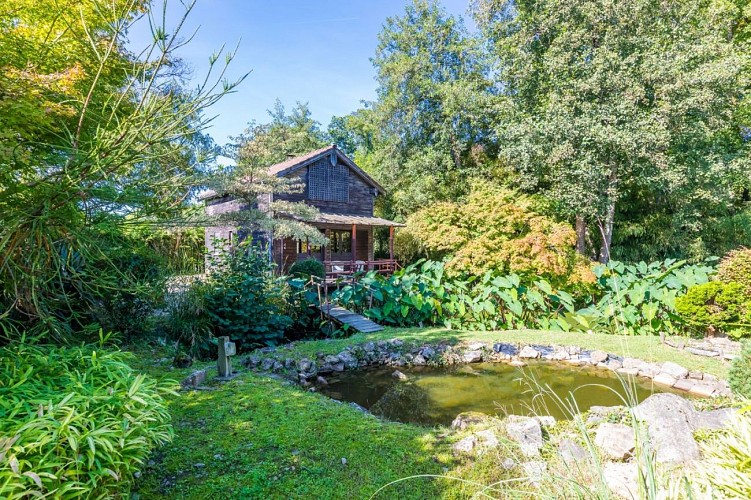 thumbnail_1. Pavillon