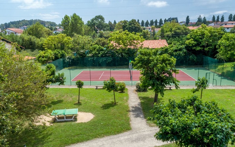 vue-d-ensemble-du-domaine-iratzia--Tennis