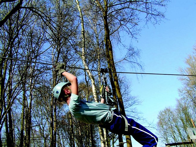 Natea-loisirs-tyrolienne-Saint-Savin