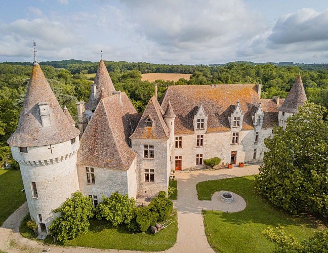 1 château meublé Bergerac Périgord patrimoine architecture monument historique