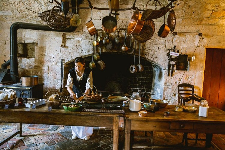 5.Loic Malzarey - Cusine du château animation monument historique meublé