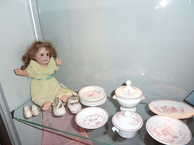 Musée de Villefrance de Lonchat - poupée