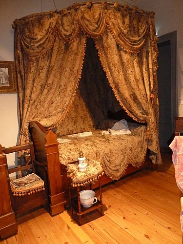 Musée de Villefrance de Lonchat  - chambre à coucher