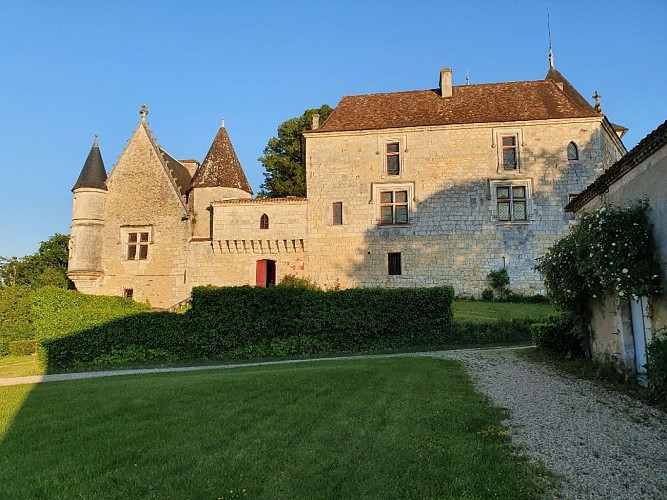 coucher de soleil façade chateau