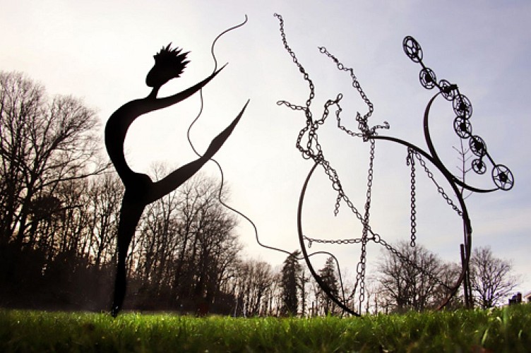 jardin-litteraire-sculptures-blis-et-born