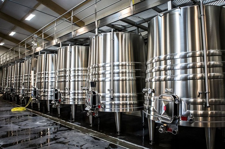 chateau_monestier_la-tour_Les chais de vinification