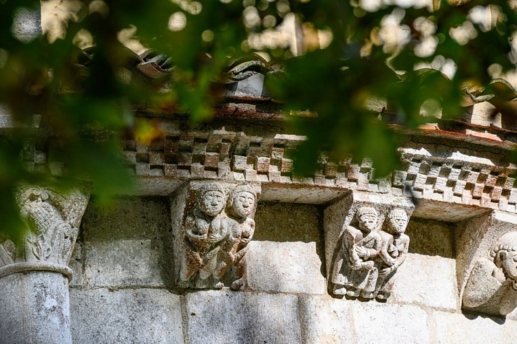 Arthous-modillons-photo-BLAZQUEZ