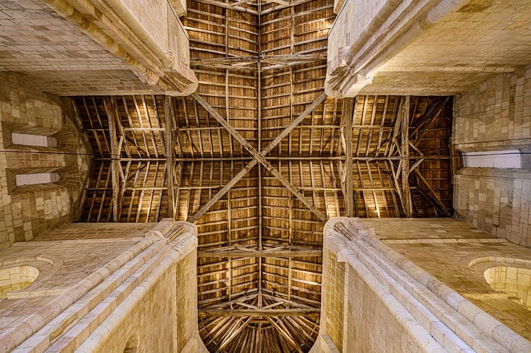 Arthous-charpente-eglise-photo-BLAZQUEZ