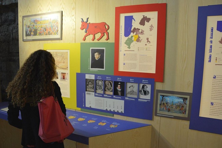 Sauveterre, la Tour Monréal.