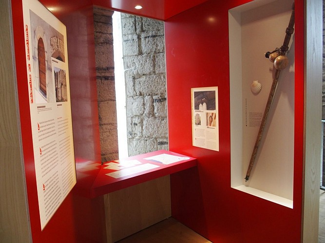 Sauveterre, la Tour Monréal.