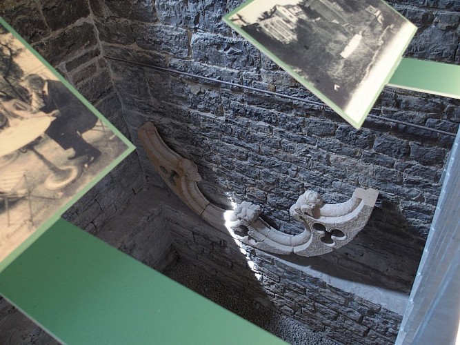 Sauveterre, la Tour Monréal.