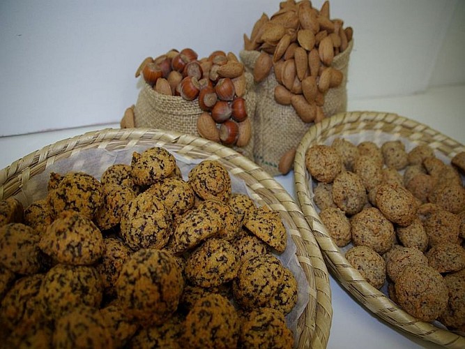 La Fabrique de macarons - macarons avec noisettes et amandes
