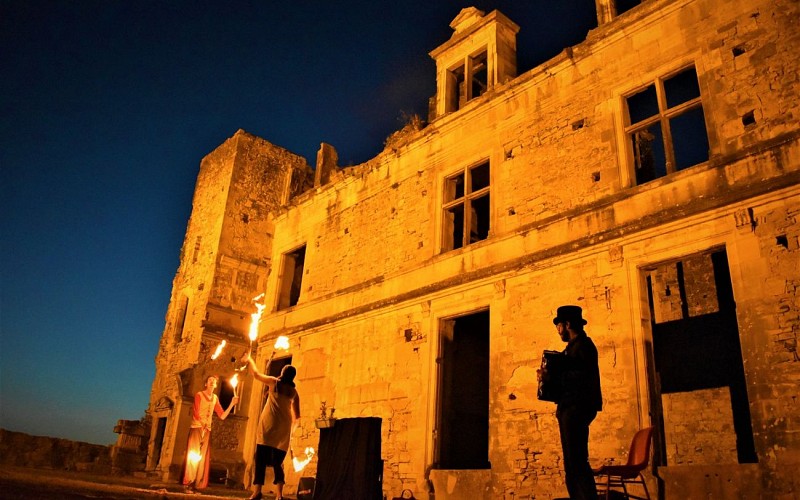 Château de Gramont à Bidache-Nocturne aux flambeaux