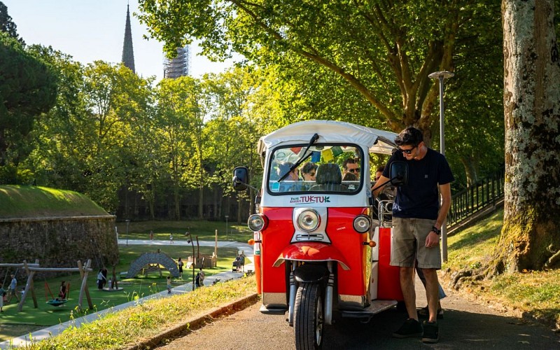 tuk-tuk-pays-basque-bayonne-balade