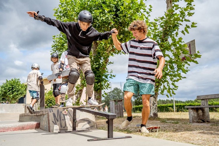 ecole de surf Moliets Soonline surf school cours et stages surf et skate Landes Moliets surf spot photo Joseph (70)