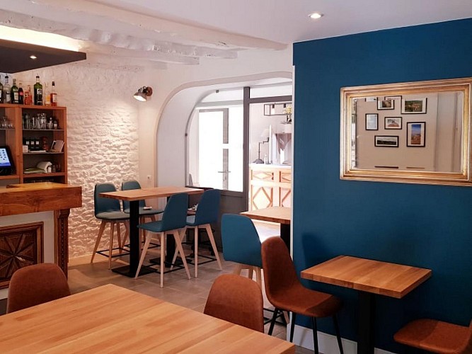 Hôtel Restaurant Archambeau-Salle restaurant